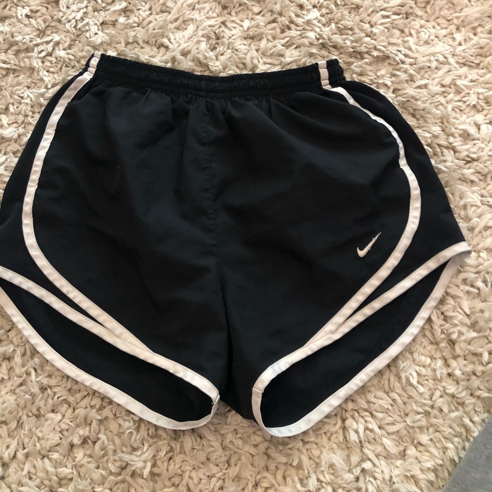 Nike shorts black/white